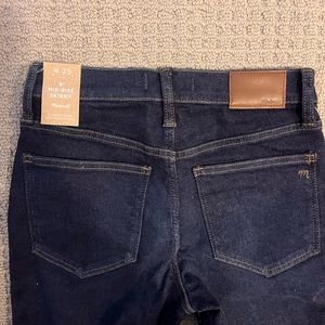 Brand new with tags Madewell 9” mid-rise skinny jeans.